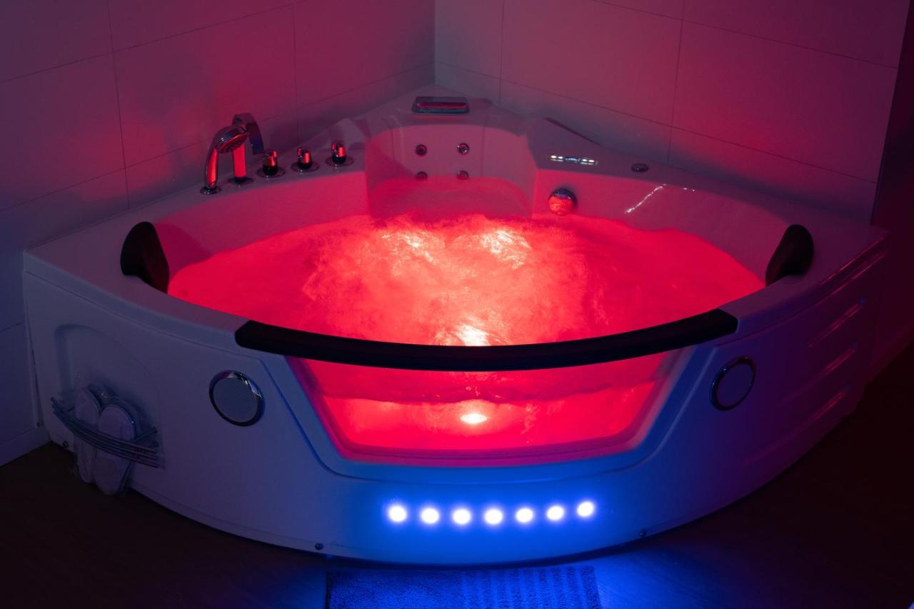 Capsule Nature & Photos - Jacuzzi - Netflix & Home Cinema - Ps5 & Jeu Thun-Saint-Martin Buitenkant foto